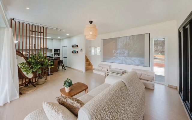 Yeongheungdo Stay Noc Pool Villa