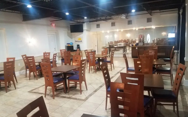 Days Inn by Wyndham St. Petersburg / Tampa Bay Area