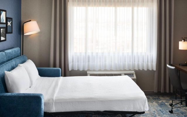 Four Points by Sheraton Edmonton South