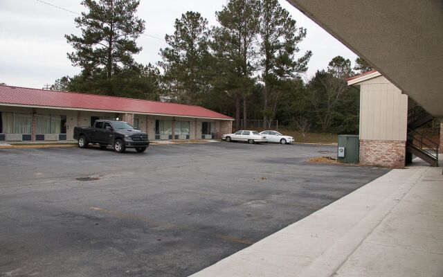 Cocomo Inn and Suites