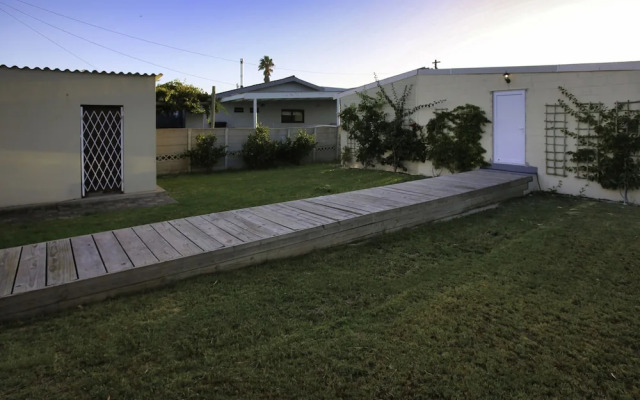 Sandy Feet Langebaan 8-sleeper