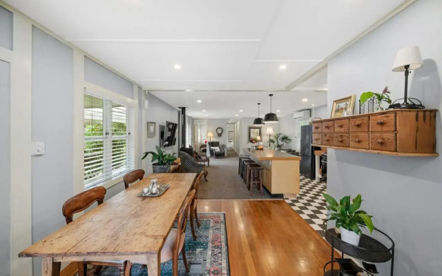 The Long House - Waikanae Holiday Home