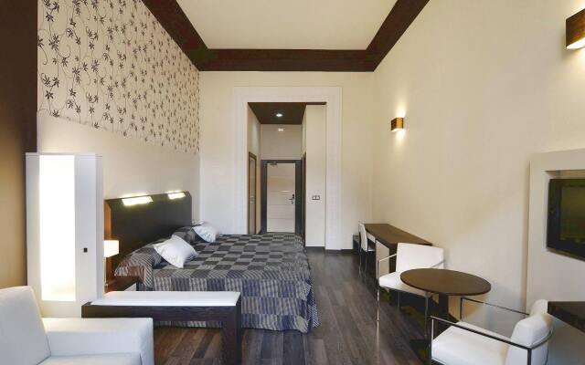 Alhambra Suites