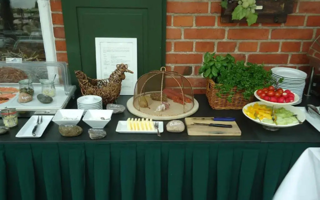 Seehotel am Neuklostersee