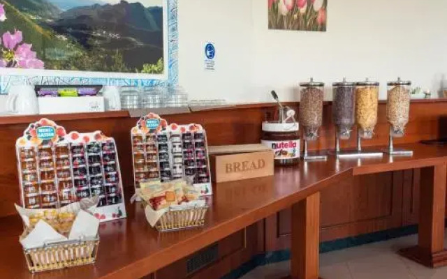 Hotel - Motel Flower