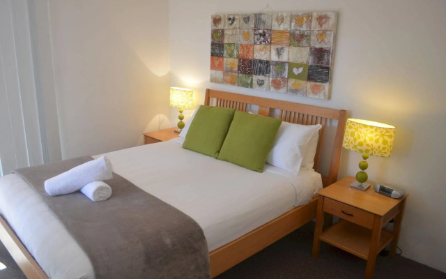 Outrigger Bay Apartments