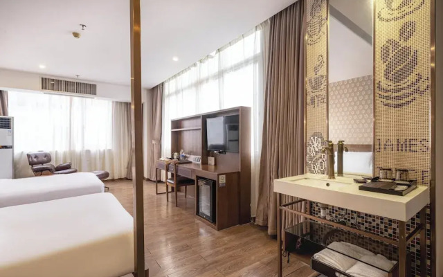 Xingyi Chain Hotel Jiangxia Metro Station