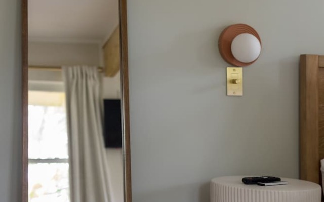 The Grandview Collection - Newark