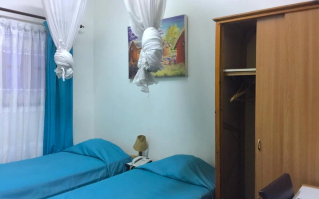 Tana-Jacaranda - Hostel