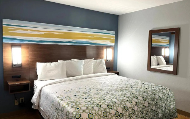 HomeTowne Studios by Red Roof Amarillo West