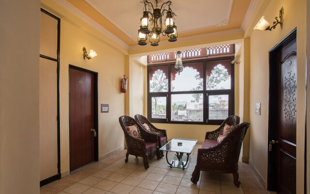 Capital O 11204 Hotel Rg Palace