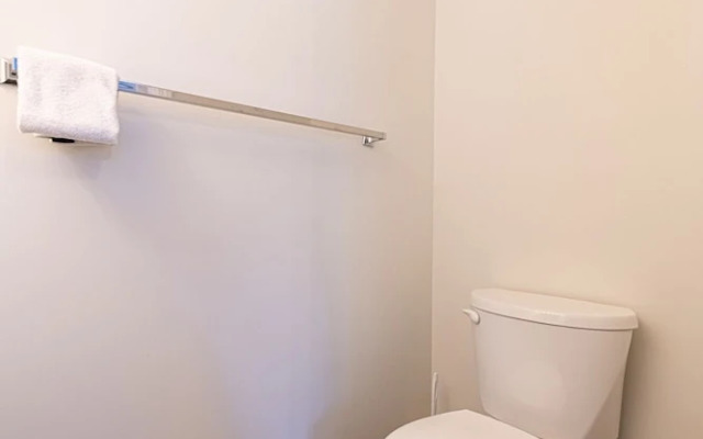 Banff Boundary Lodge 2 BR Condo & studio