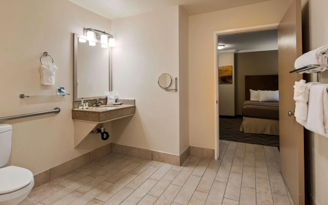 Best Western John Muir Inn