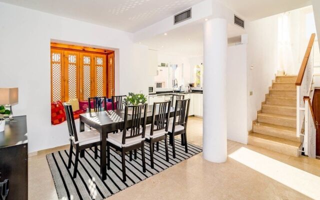 Apartment Condes de Iza-CDI - Roomservice