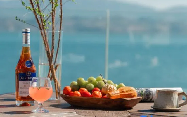 Dali Mu Hai · Lan Shan Wabi-Sabi Style Seaside Homestay (Longkan Wharf Branch) – Meal – Dali