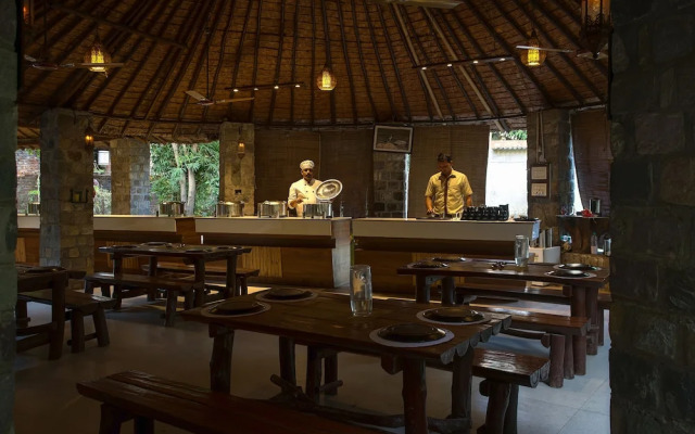 Corbett Machaan Resort