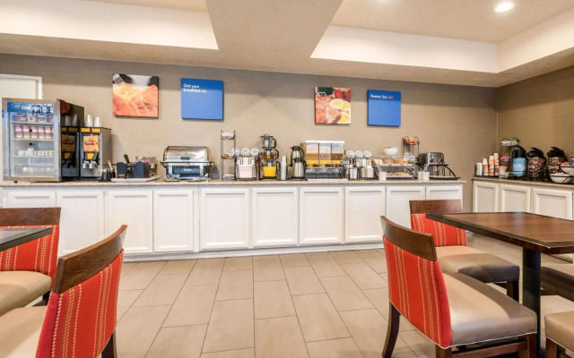 Comfort Inn Lathrop - Stockton Airport