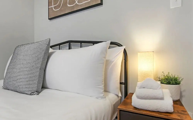 Harmonious 2BR Apt - Lockwood 3