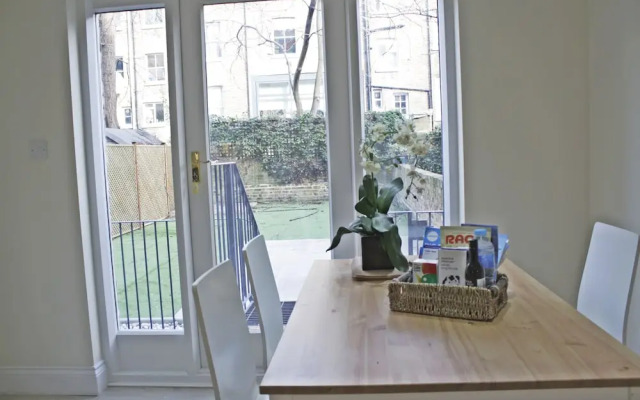 Urban Stay Oxford Gardens Apartments