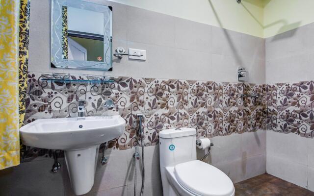 OYO 13465 Greendot Hotel
