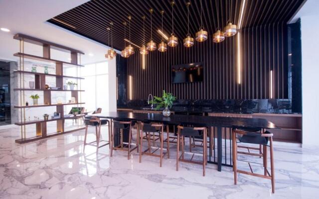 Real View Towers E105 by Casago
