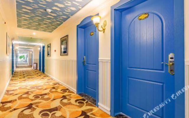 Renshou 8:30 Theme Hotel