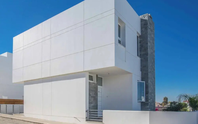 Protaras Pearl Pe16