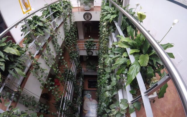 Hotel Picasso Inn