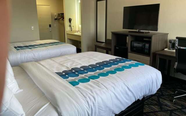 Baymont by Wyndham Blackwell I-35