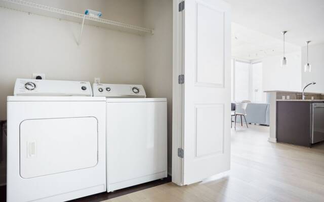 Desirable Midtown Suites by Sonder