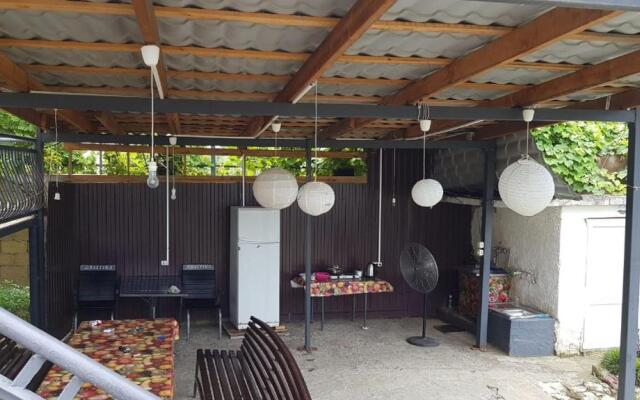 Guesthouse on Kabardinskaya 141
