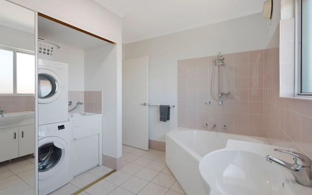 The Palms Apartments