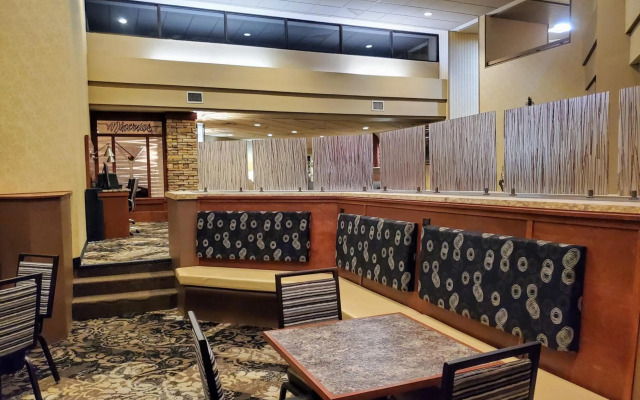 Crossroads Hotel & Watertown Event Center