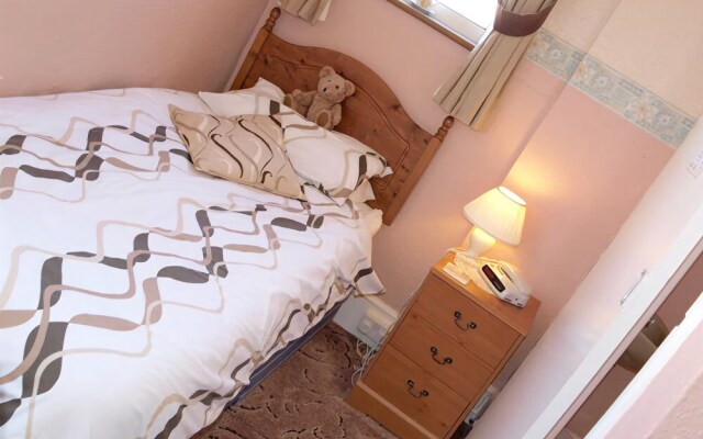 The Moorings - Guest House
