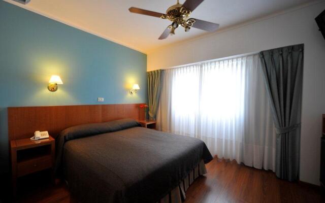 Hotel 15 de Mayo