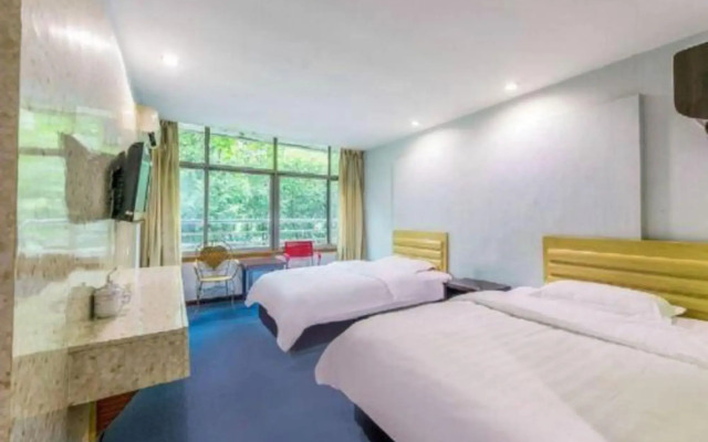 Qijiayi Business Hotel Chongqing Xi’nan Hospital