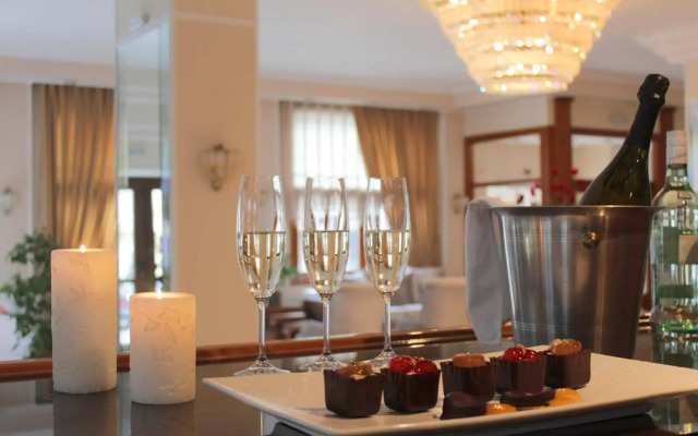 Famissi Hotel