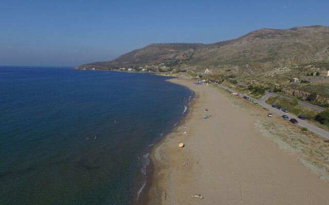 Mikro Livadi Special Lodges