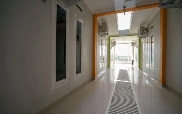 Vivi Residence Syariah Ii by OYO Rooms