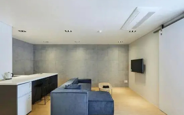 Hotel Intro