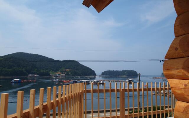 Tongyoung Badawi Tongnamu Pension C Grime