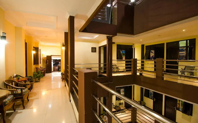Hotel Salon Fora & Longhill Cafe Fora