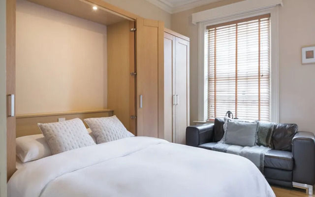 Charming London City Apartment