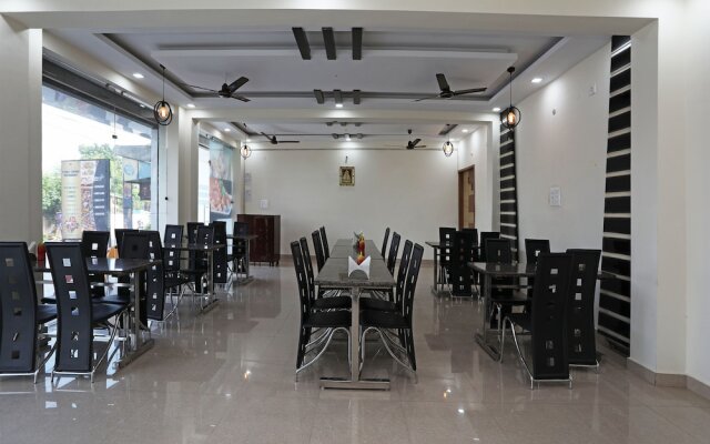 OYO 15375 Hotel KSS Inn