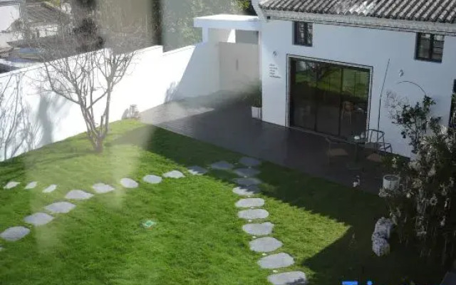 The Juno's Mew-Mew Hotel