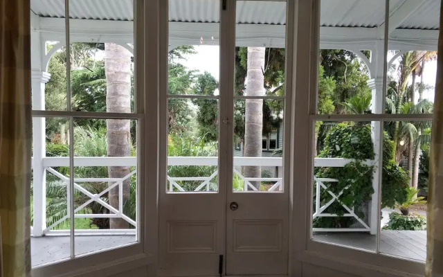 Western Springs Villa