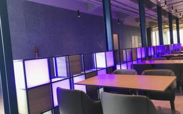 Yello Hotel Paskal Bandung