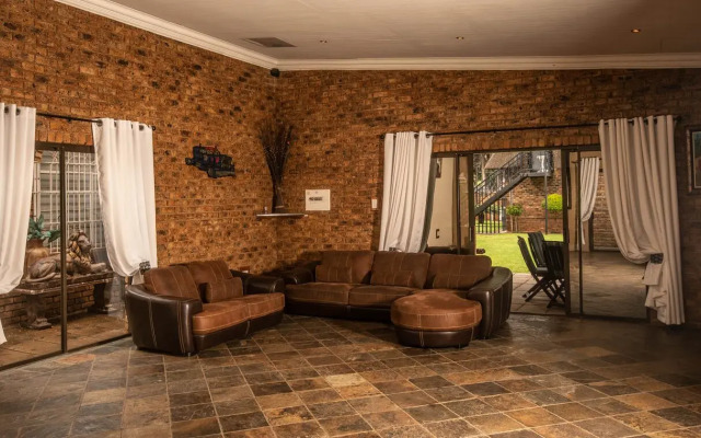 Oppiplot Guest House