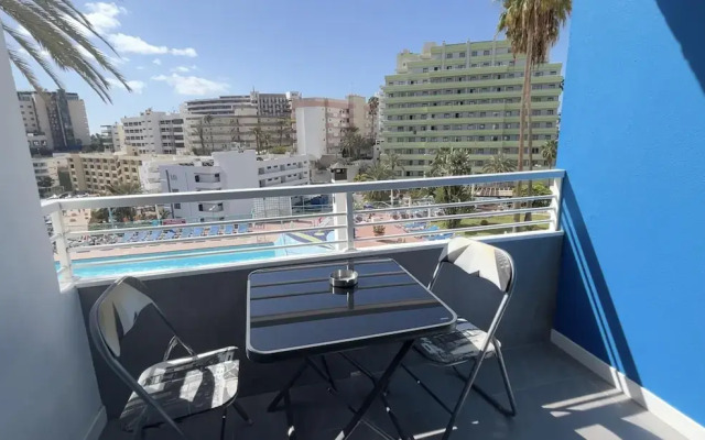 Renovated Apartment by the Beach and Yumbo Centre