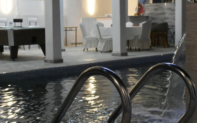 Newtown Palace Hotel